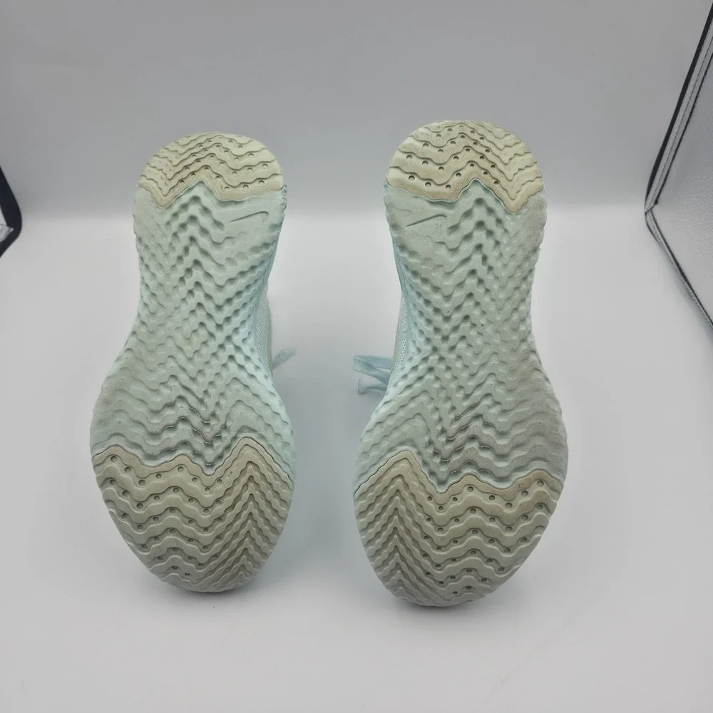 Nike Epic React Flyknit 2 Women's Size 7 Ocean Fog Arctic Punch Running‎ Shoes